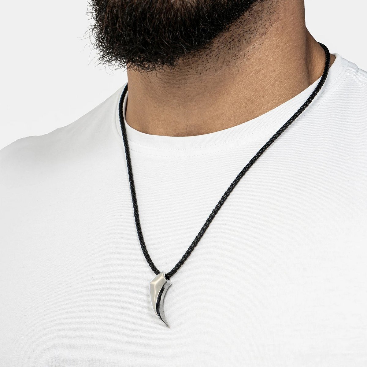 Ursu – Elegante Leren Ketting voor Heren